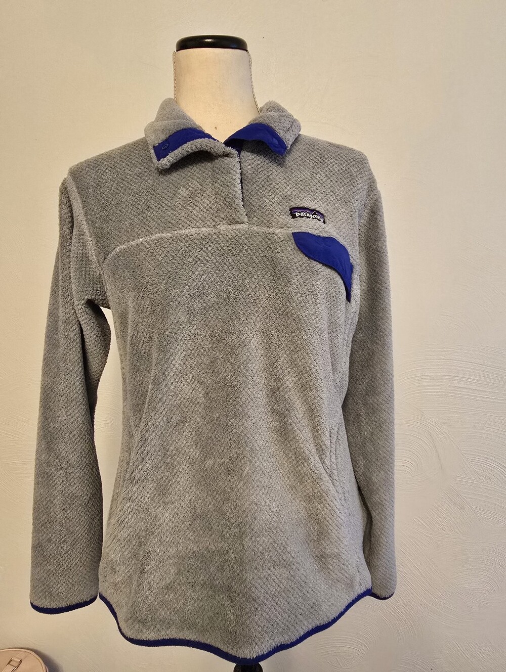 Patagonia Gray Fleece Pullover with Blue Accents